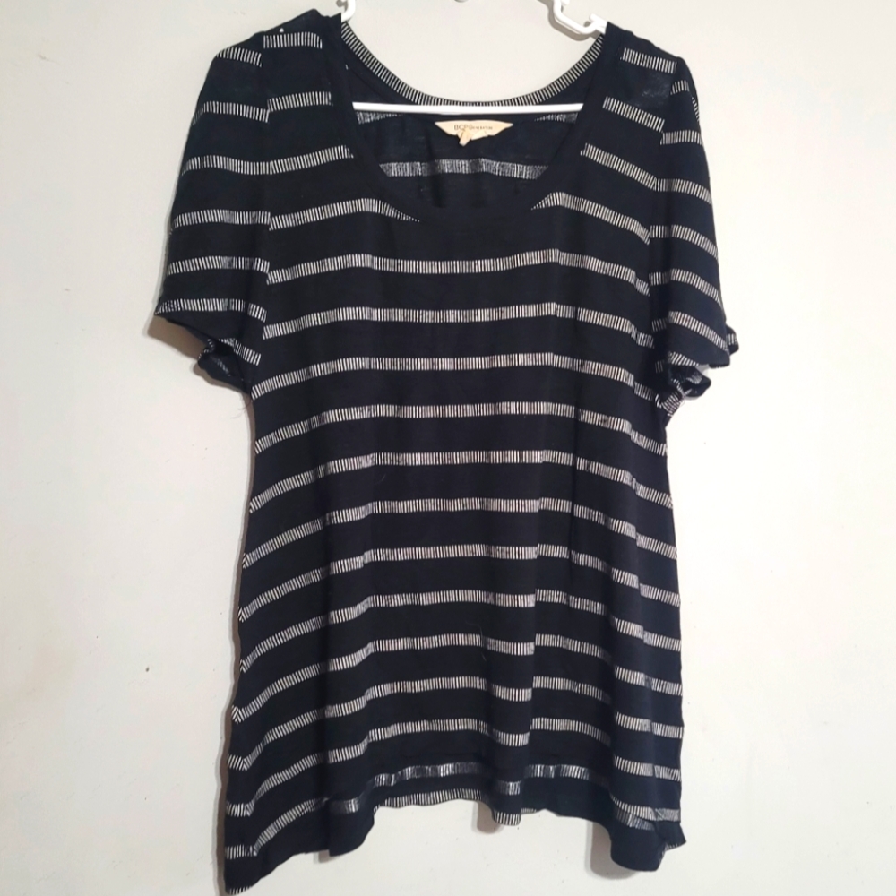 BCBGENERATION Womens Black‎ White Top Sz XS Oversized Tee Shirt Emo Goth Grunge